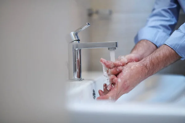 Infecția Coronavirus Prevenirea Răspândirii Spălarea Adecvată Mâinilor Săpun Lichid Igienă — Fotografie, imagine de stoc