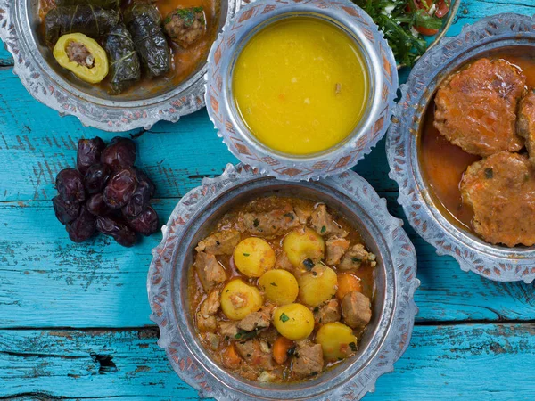 Aïd Moubarak Dîner Traditionnel Ramadan Iftar Assortiment Plats Savoureux Dans — Photo