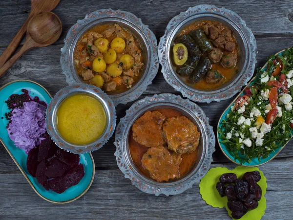 Eid Mubarak Traditioneel Ramadan Iftar Diner Geassorteerde Smakelijke Gerechten Authentieke — Stockfoto