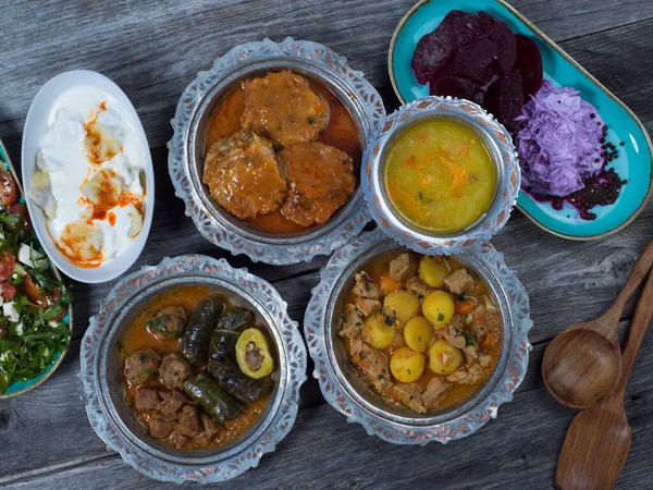 Традиційна Вечеря Рамадана Іфтара Скуштували Смачну Їжу Автентичних Сільських Стравах — стокове фото
