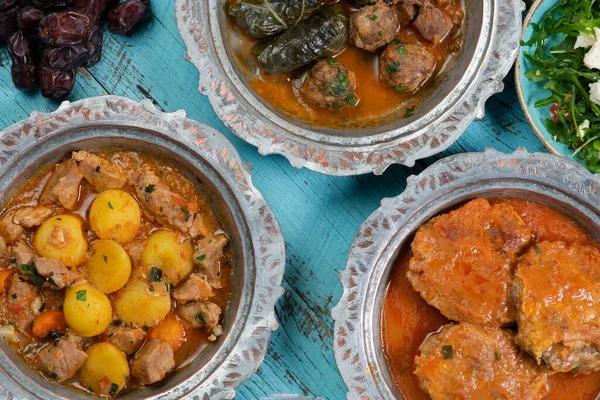 Eid Mubarak Traditioneel Ramadan Iftar Diner Geassorteerde Smakelijke Gerechten Authentieke — Stockfoto