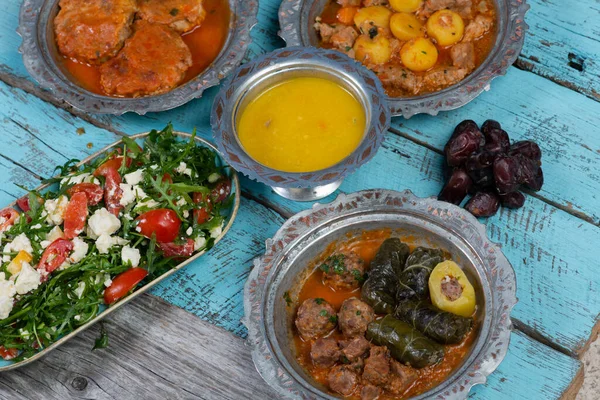 Aïd Moubarak Dîner Traditionnel Ramadan Iftar Assortiment Plats Savoureux Dans — Photo