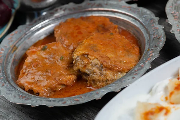 Eid Mubarak Traditioneel Ramadan Iftar Diner Geassorteerde Smakelijke Gerechten Authentieke — Stockfoto