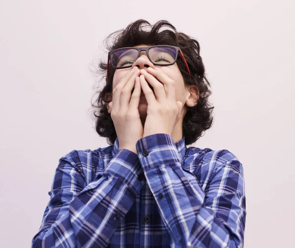 Retrato Adolescente Árabe Aspecto Inteligente Con Gafas Con Sombrero Aspecto —  Fotos de Stock