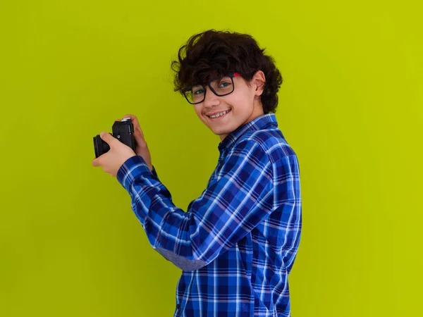 Entusiasta Árabe Adolescente Fotógrafo Com Câmera Slr Analógica Pacote Rosa — Fotografia de Stock