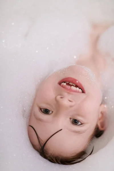 Little Girl Playing Soap Foam Bath Coronavirus Stay Home Pandemic — Stock Photo, Image