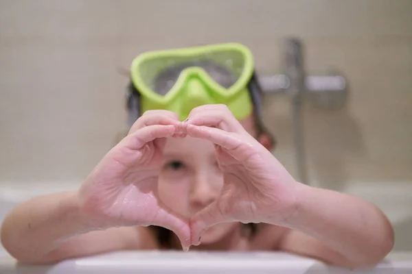 Little Girl Snorkel Goggles Tub While Taking Bath Bathtub Kids — Stock Photo, Image