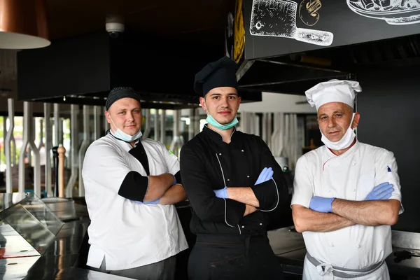 Equipo Carrera Mixta Retrato Chefs Grupo Pie Juntos Cocina Del —  Fotos de Stock