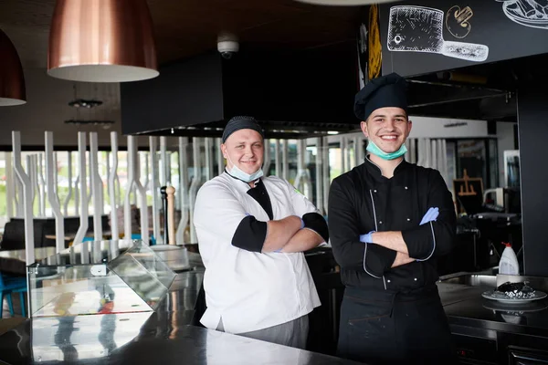 Equipo Carrera Mixta Retrato Chefs Grupo Pie Juntos Cocina Del —  Fotos de Stock