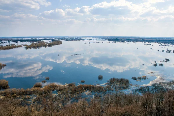 Jarní přetečení řeky Dněpru — Stock fotografie