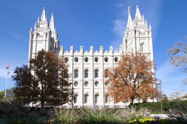 Salt Lake City, Utah, ABD - 8 Ekim 2016. Salt Lake Tapınağı cephesi İsa 'nın Kilisesi Son Gün Azizleri Kilisesi