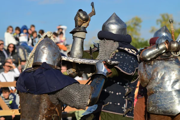 Guerrieri medievali Lotta — Foto Stock