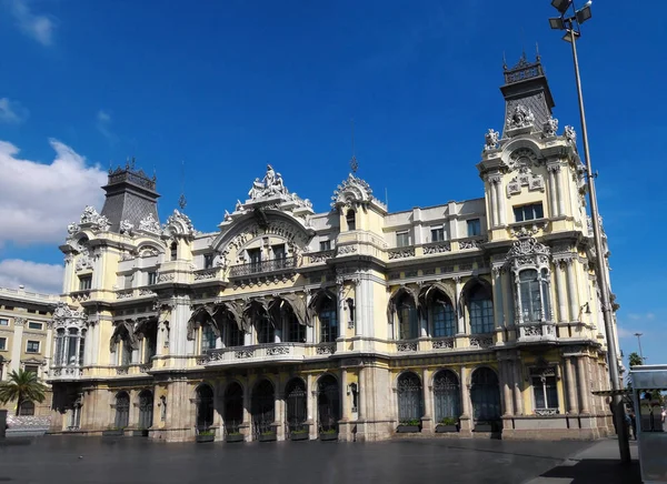 Barcelona port building — Stock Photo, Image