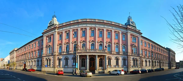 Cluj Napoca gerechtsgebouw — Stockfoto