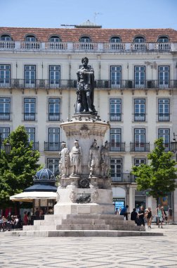 Luis de Camoes heykeli