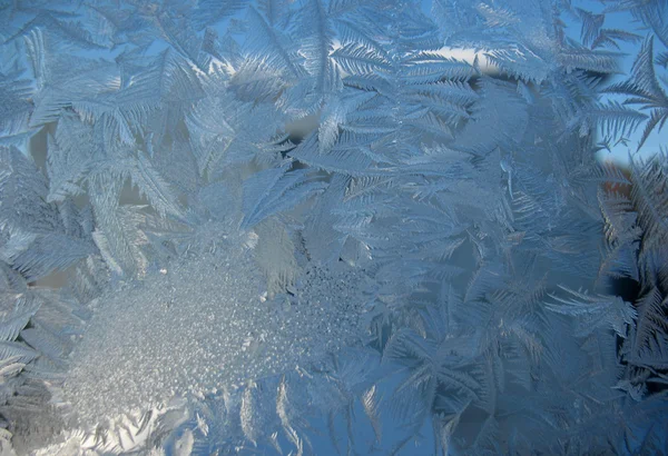 Janela de inverno congelada — Fotografia de Stock