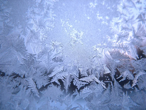 Patrón helado en la ventana de invierno —  Fotos de Stock