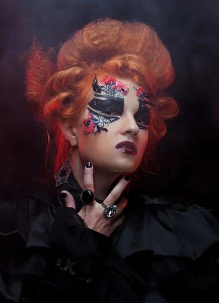 Gothic Rothaarige Hexe. dunkle Frau. Halloween-Bild. — Stockfoto