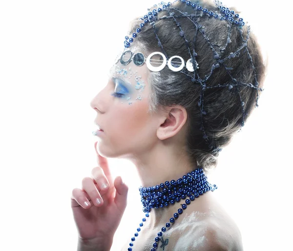 Portret van winter queen met artistieke make-up. Geïsoleerd op whit — Stockfoto