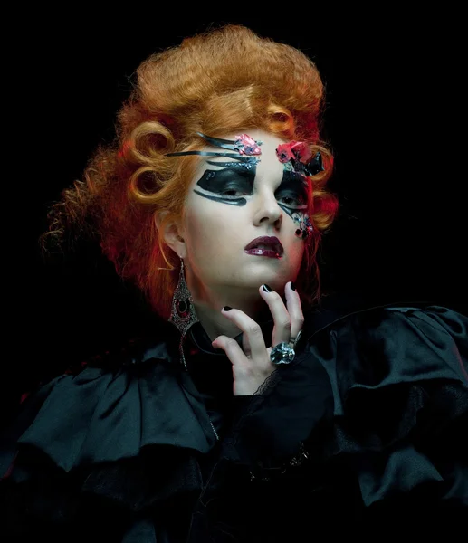 고딕 redhair의 마녀 어두운 여자입니다. 할로윈 사진. — 스톡 사진