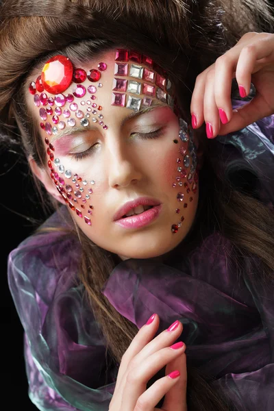 Retrato de mujer joven con rostro creativo, foto de Halloween . —  Fotos de Stock