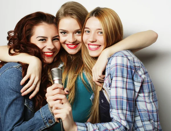 Estilo de vida, felicidade, emocional e conceito de pessoas: quadris de beleza — Fotografia de Stock