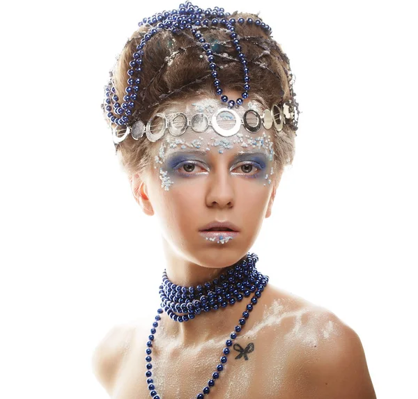 Portret van winter queen met artistieke make-up. Geïsoleerd op whit — Stockfoto