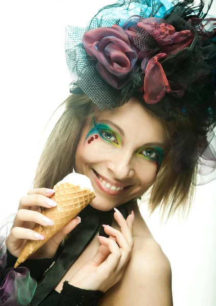 Bambola con gelato — Foto Stock