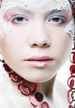 güzel sarışın kış kar kraliçesi