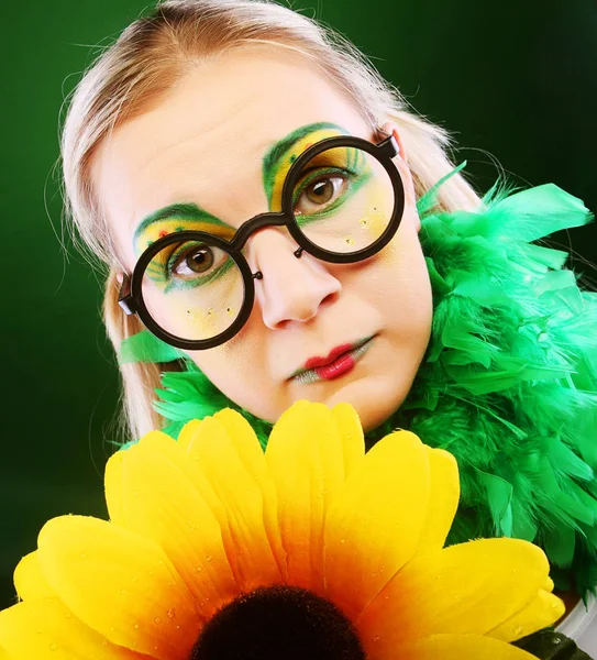 Mulher louca com visagem criativa — Fotografia de Stock