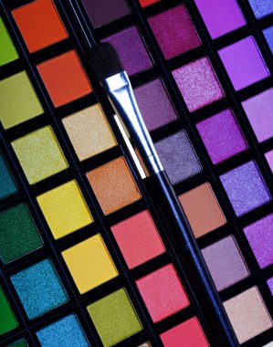 çok renkli göz gölgeler