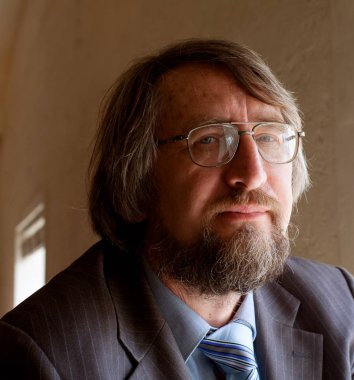 kıdemli yetişkin profesör