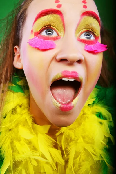 Menina engraçada sobre fundo verde — Fotografia de Stock
