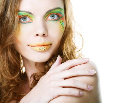 Güzel görünüyorsun. Kadın.