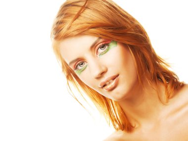 Beyaz arka plan redhaired kadın