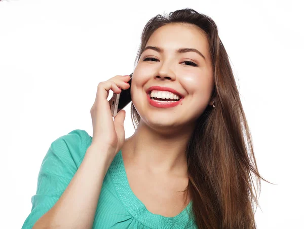 Portrait of young woman on phone call — Stock Photo, Image