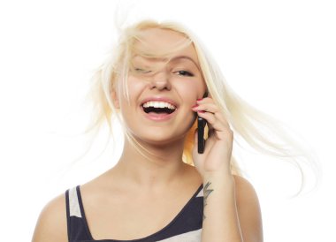 Genç bayan telefonla arıyor.