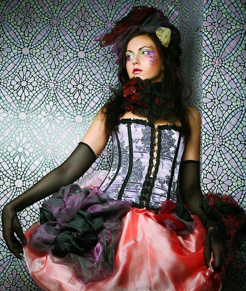 Модный снимок женщины в стиле doll. Творческий макияж. — стоковое фото