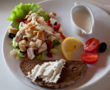 geleneksel Sezar salatası