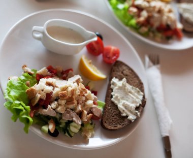 geleneksel Sezar salatası