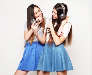 Güzellik hippi kız mikrofon şarkı ve almak resimli