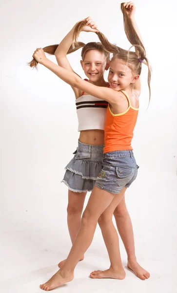 Dwie blond dziewczynki — Zdjęcie stockowe