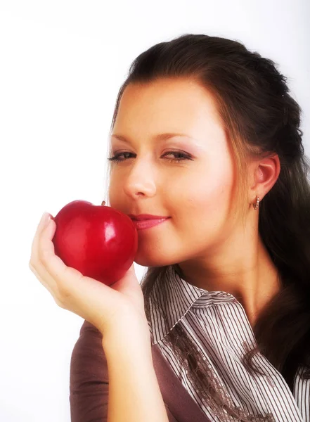 Χαμογελαστή γυναίκα με κόκκινο μήλο — Φωτογραφία Αρχείου