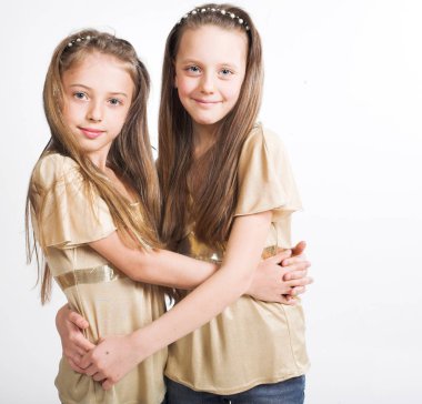 Beyaz arka plan üzerinde en yakın arkadaşlarım