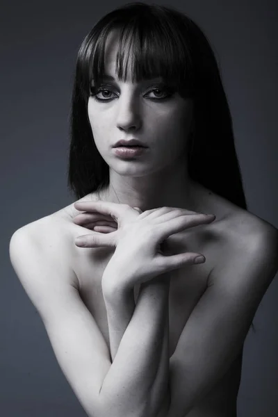 Giovane topless bella donna — Foto Stock
