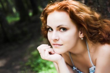 Orman perisi Kızıl saçlı