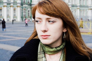 güzel kızıl saçlı kadın