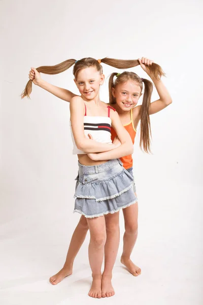 Duas meninas loirinhas — Fotografia de Stock