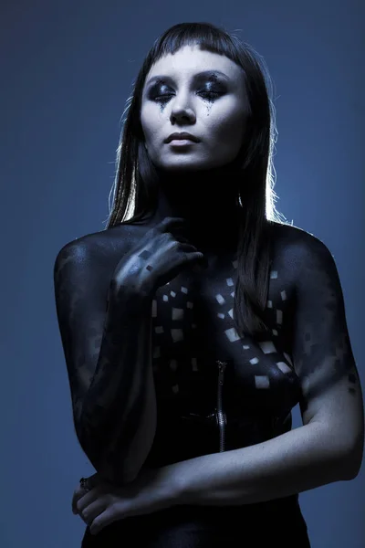 Cuerpo-arte mujer pintura sobre fondo negro — Foto de Stock