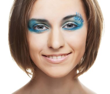 Genç bayan, yaklaşın.